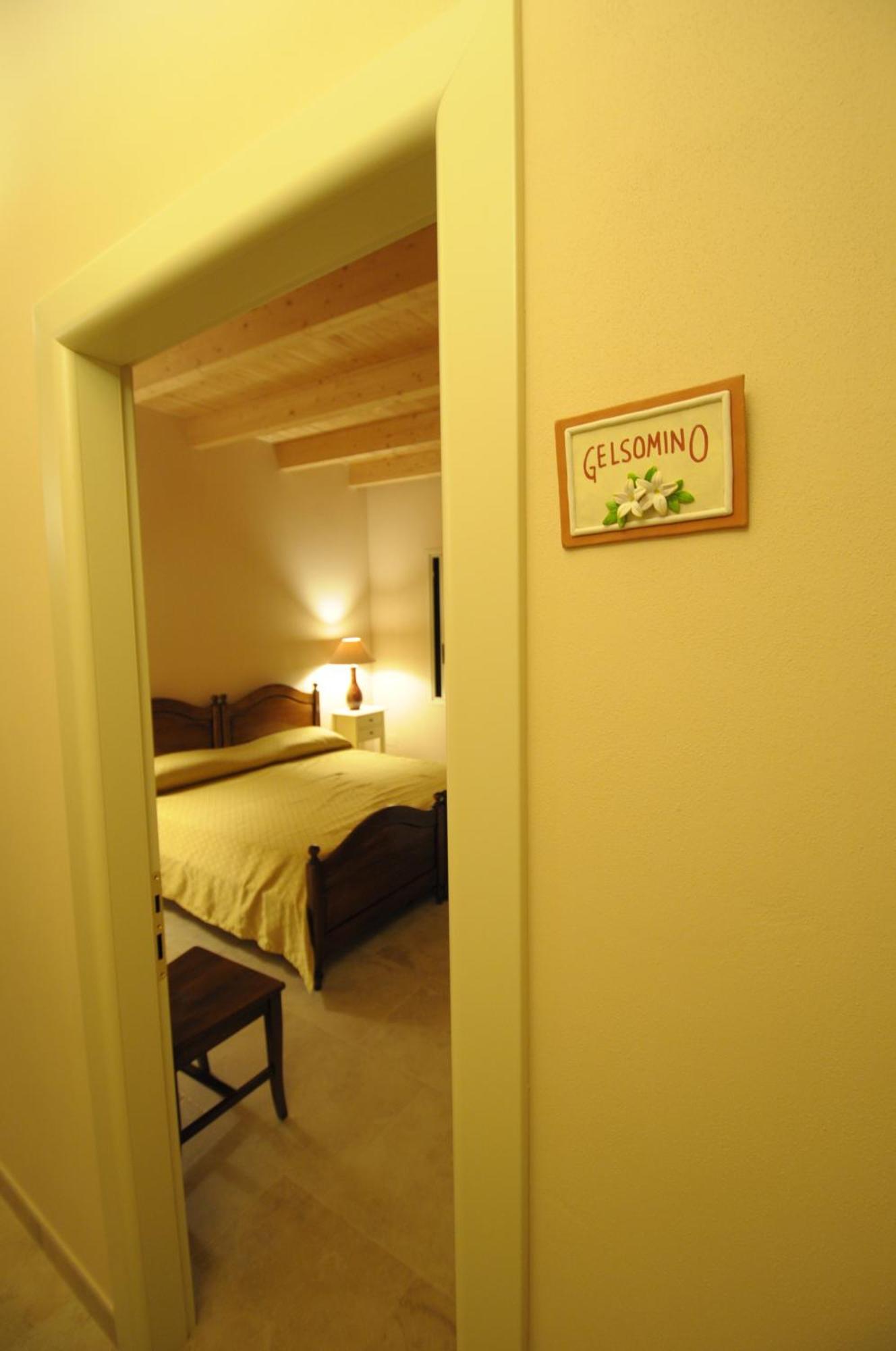 Tenuta Monaci La Murra Carmiano  Стая снимка